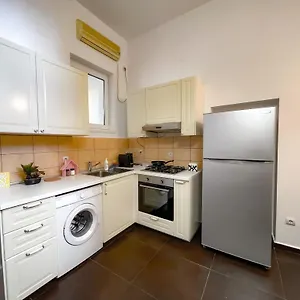 Apartment Cool Flat In The Heart Of Bucharest's Fun And History, Bucharest